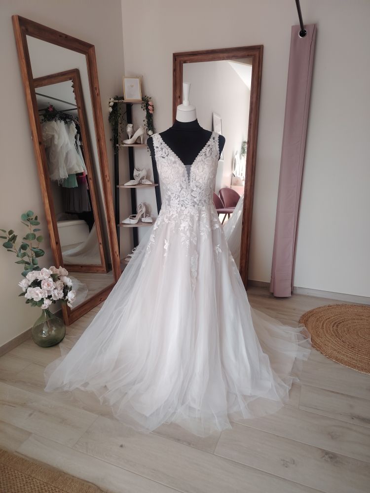 Trésor de Robes, robes de mariée au Salon du Mariage de Pérouges dans l’Ain
