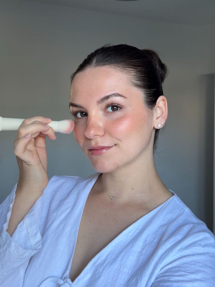 Maquillage de mariée réalisé par Mana Beauty pour un mariage à Pérouges